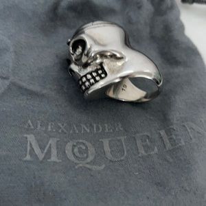 Alexander McQueen- Medicine ring 💀